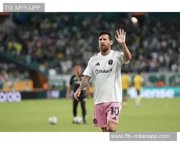 梅西缺席训练引发关注贝克汉姆亲临现场观摩迈阿密国际训练课 梅西缺席训练引发关注贝克汉姆亲临现场观摩迈阿密国际训练课