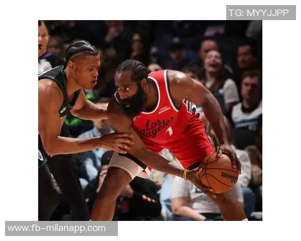 戈贝尔表现平平仅得6分8篮板球队失利显得毫无存在感