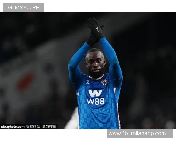 热刺求购巴甲后卫索萨遭拒绝将提高报价至更高金额